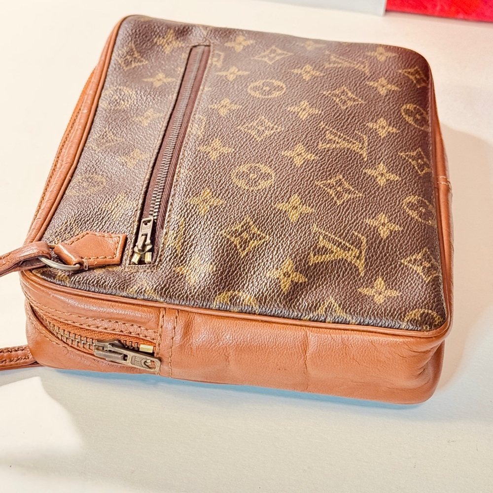 Louis Vuitton Monogram Men's Zip Document Case Clutch with Hand Strap - Picture 2 of 15
